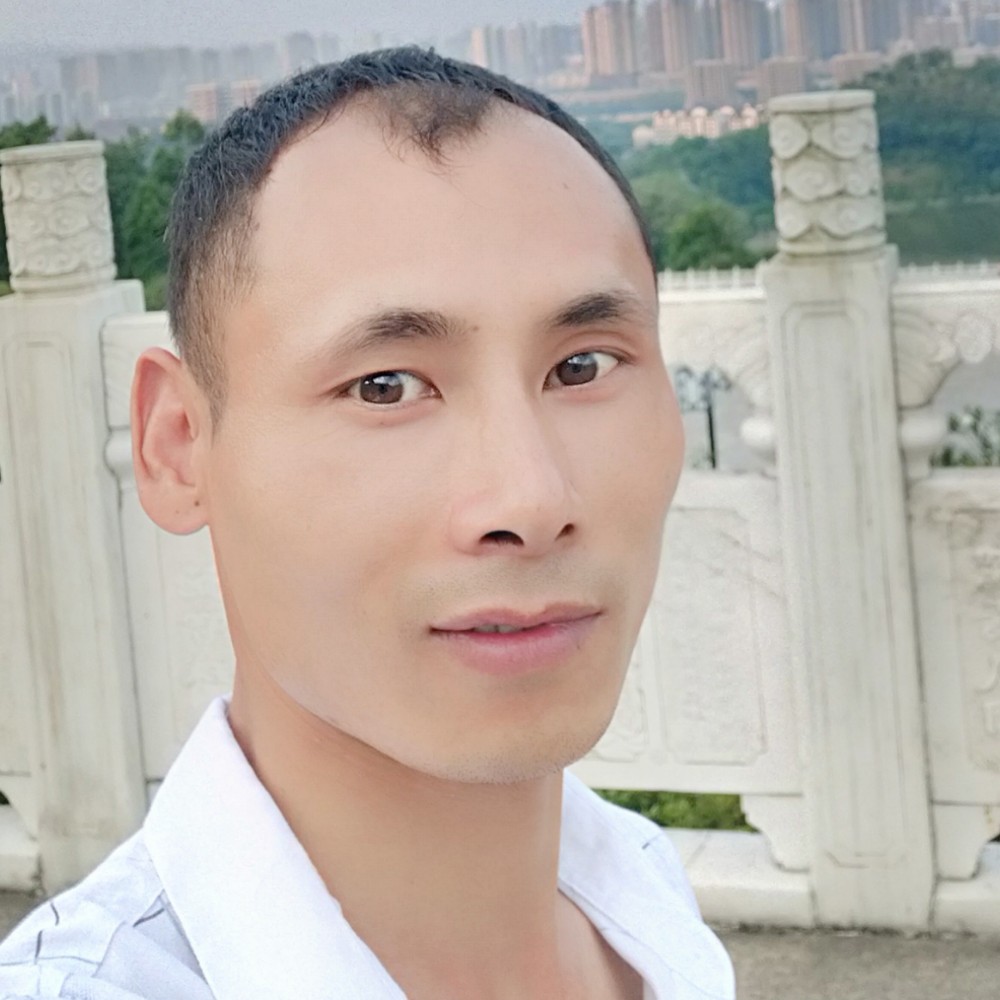 袁宫臣的照片