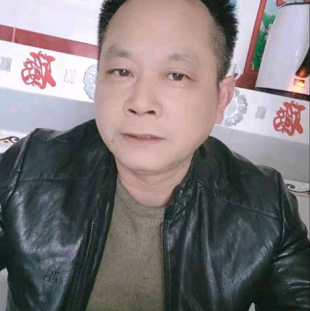 睫毛回眸错落的照片