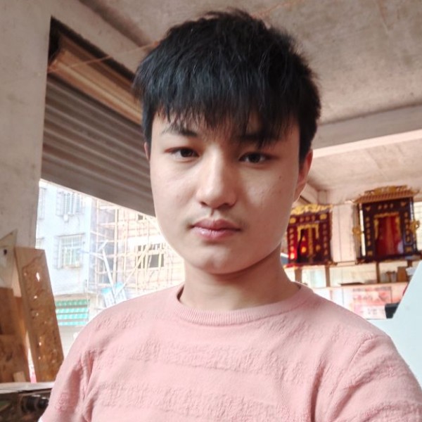 眯眯眼锦瑟的照片