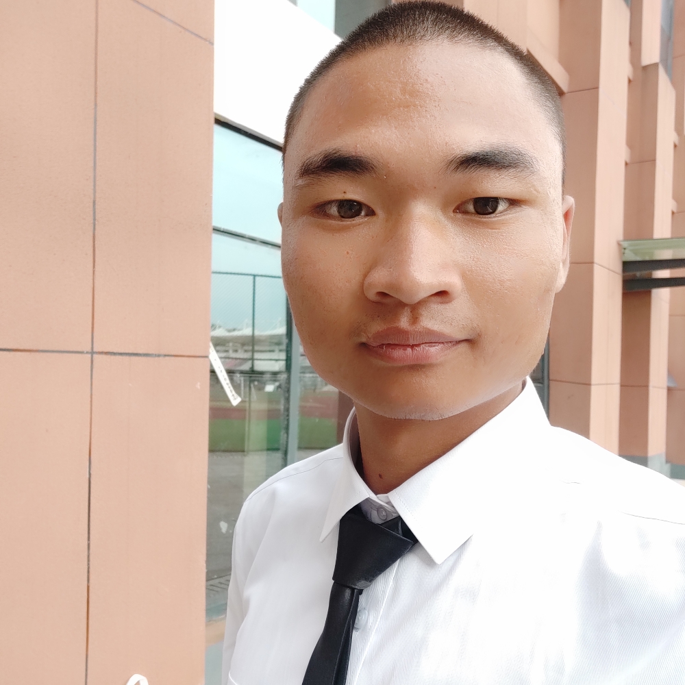 羊回眸坚强的照片