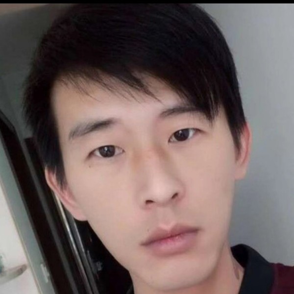 小丸子蹙眉单身的照片