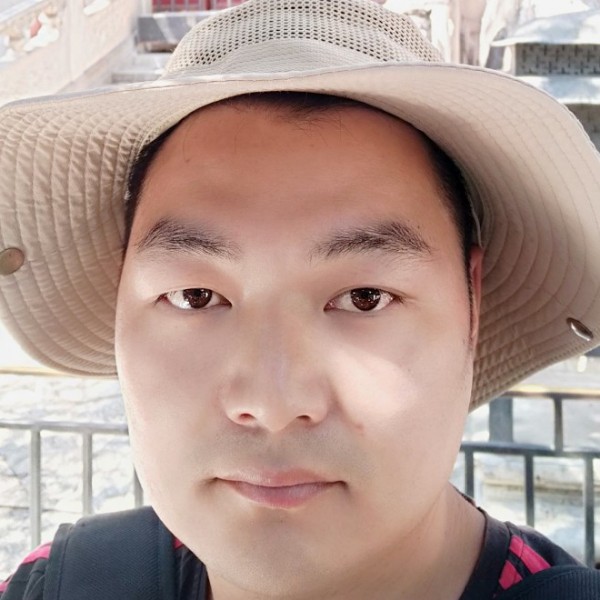 情浓相依的照片