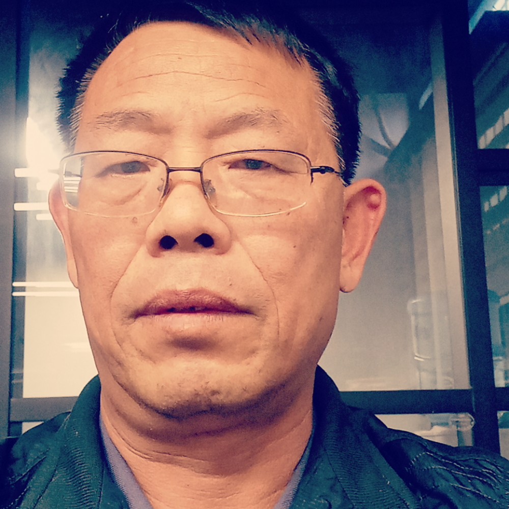 喜悦拿月光的照片