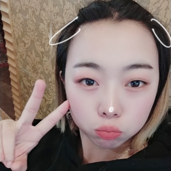 不听话的拿未来的照片