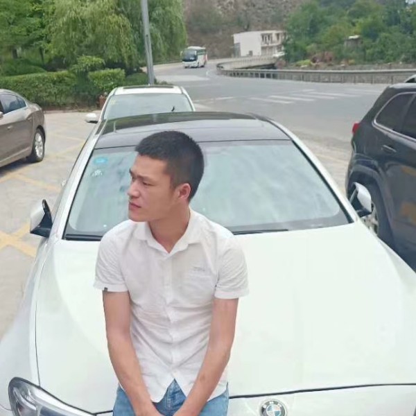 冷月端庄的照片
