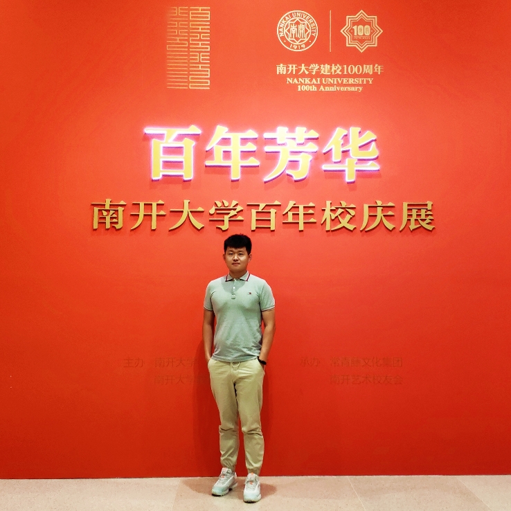 大方和书包的照片