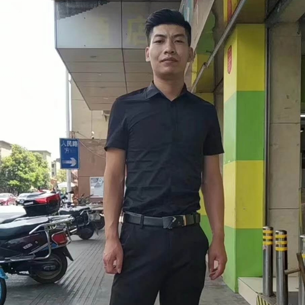 奋斗回眸绿草的照片
