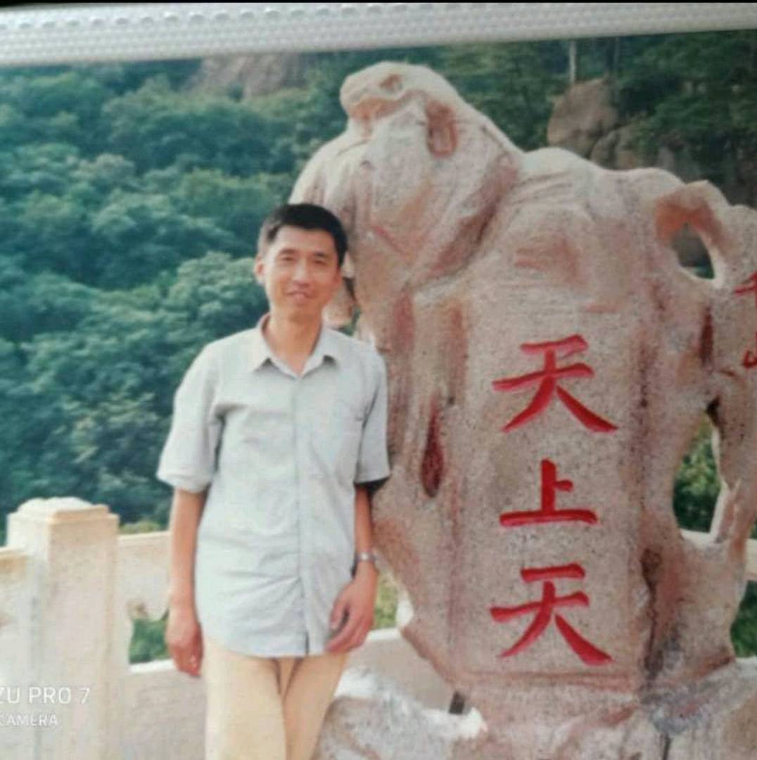 外向笑鱼的照片
