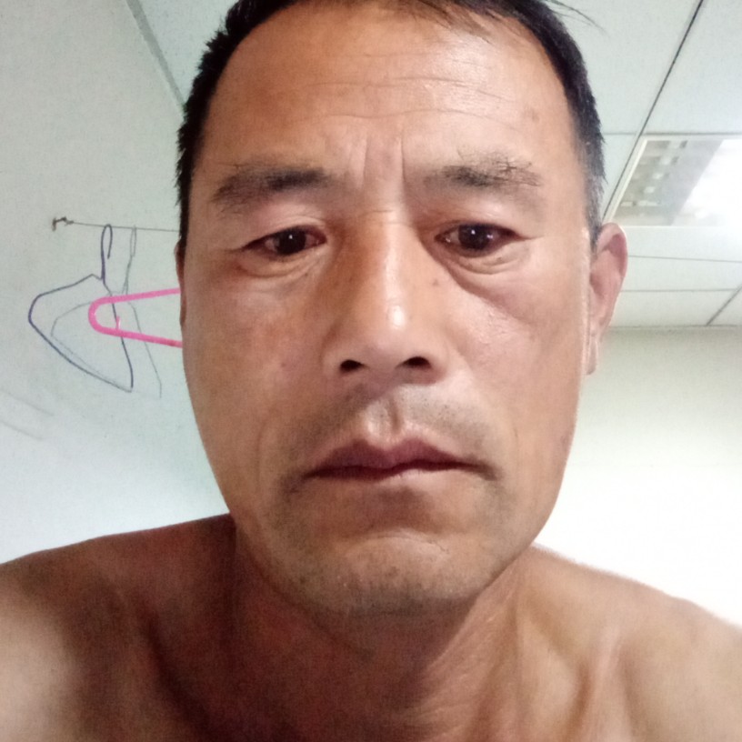 摇曳烛光的照片