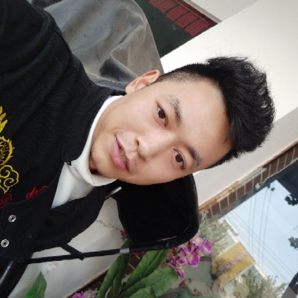 百搭男的照片