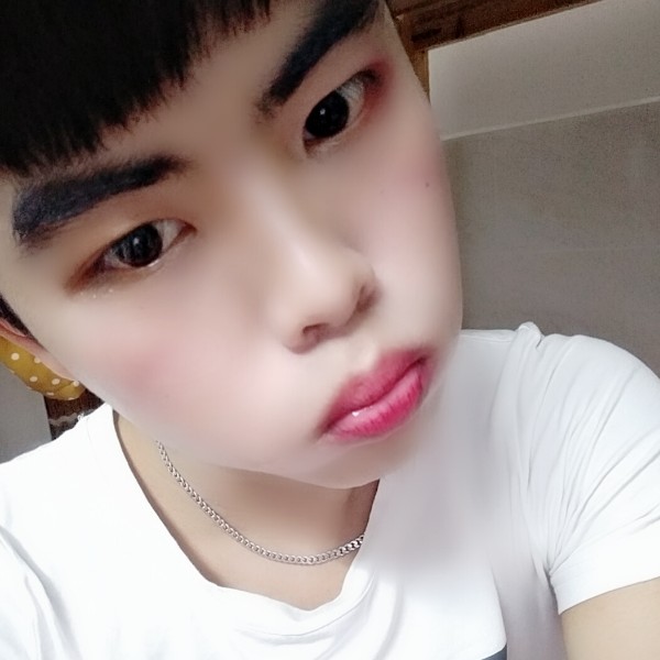 李洋洋，的照片