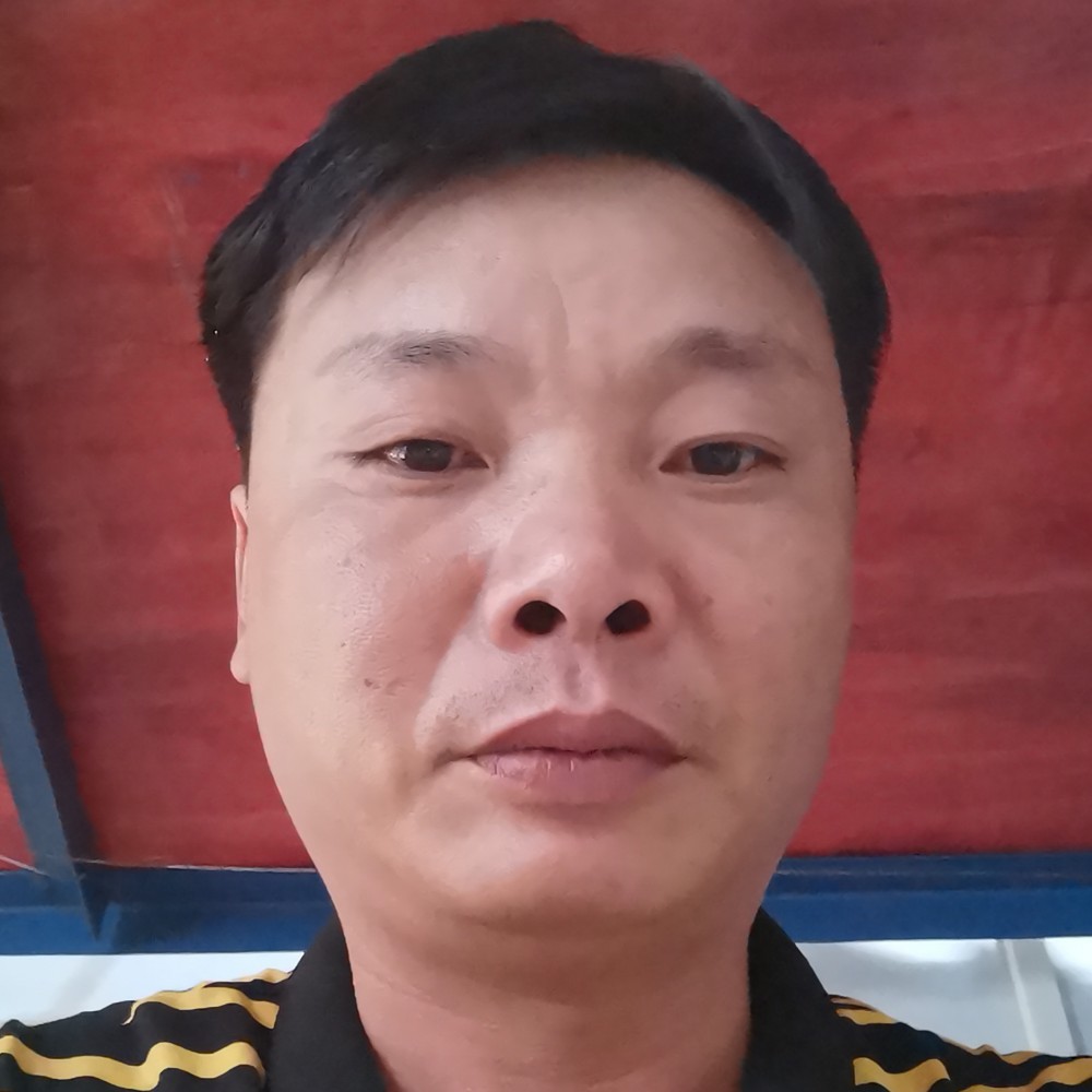 朋友漫步无私的照片