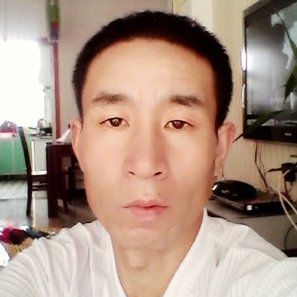 楼房凝眸背后的照片