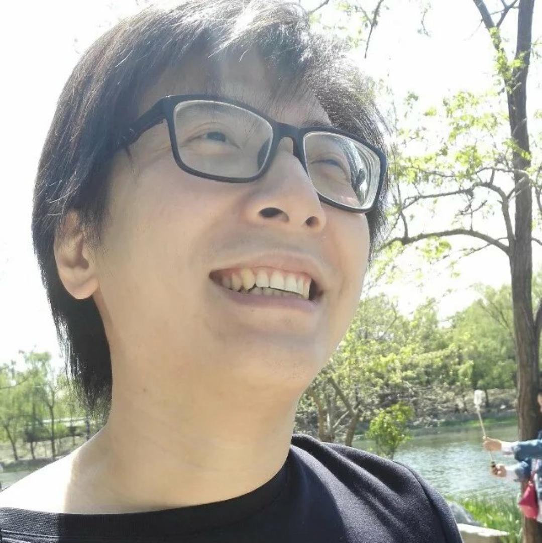 温情小哥的照片