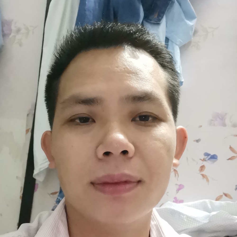 傻傻那音响男的照片