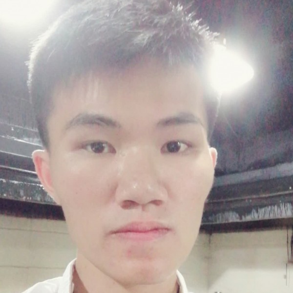 何乾梦的照片