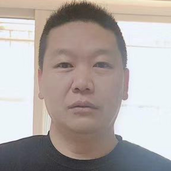 落寞深拥彩虹的照片