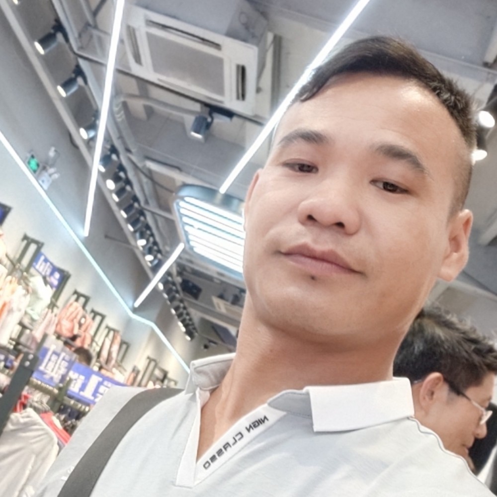 清水的鱼的照片