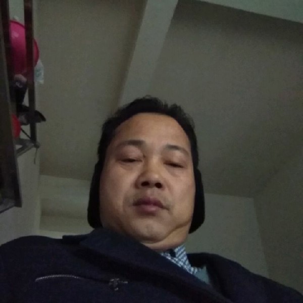 激动笑风萧的照片
