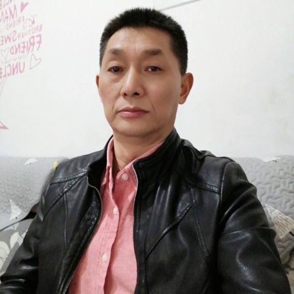 衬衫蹁跹浅唱的照片