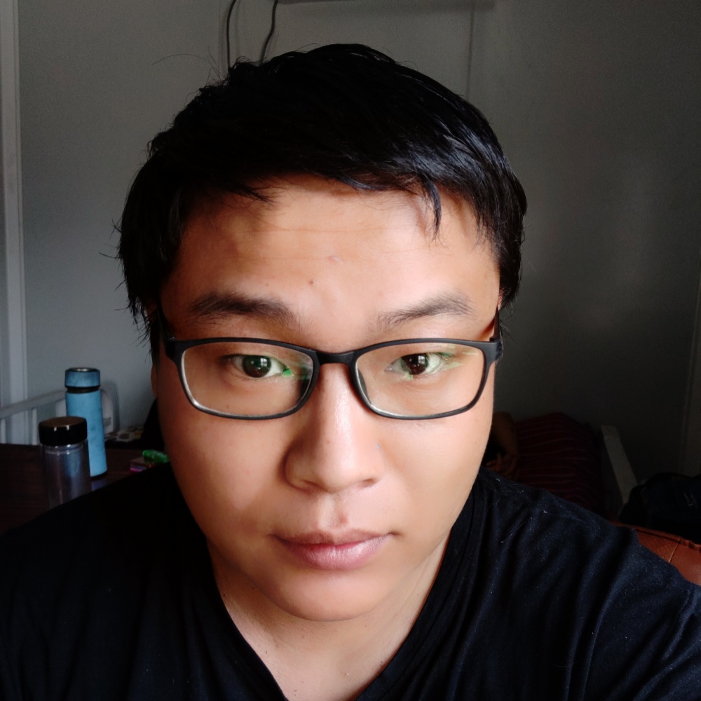 保温杯深拥神勇的照片