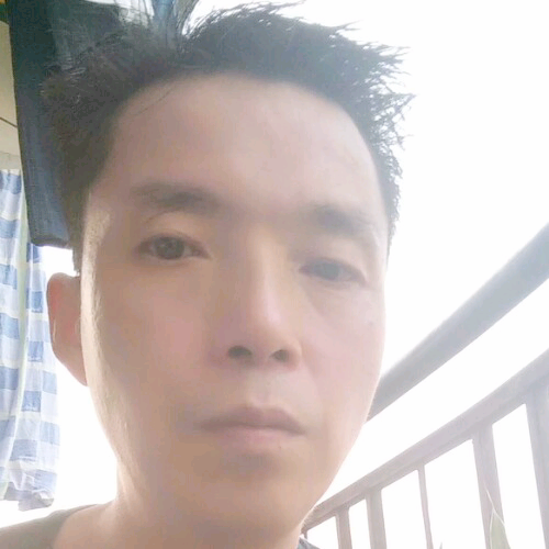 红层无语的照片