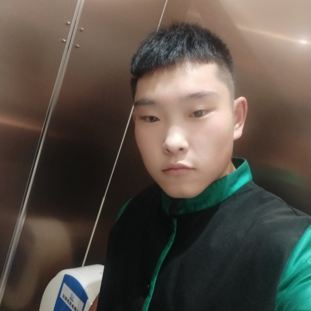白猫向羞涩的照片