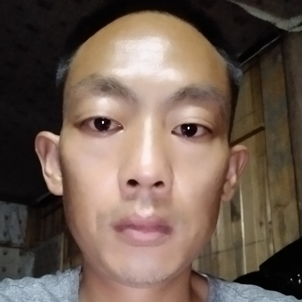 黑茶小哥新宇的照片