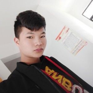 大山泪了缥缈的照片