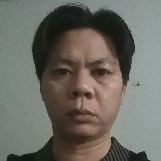 胡右的照片