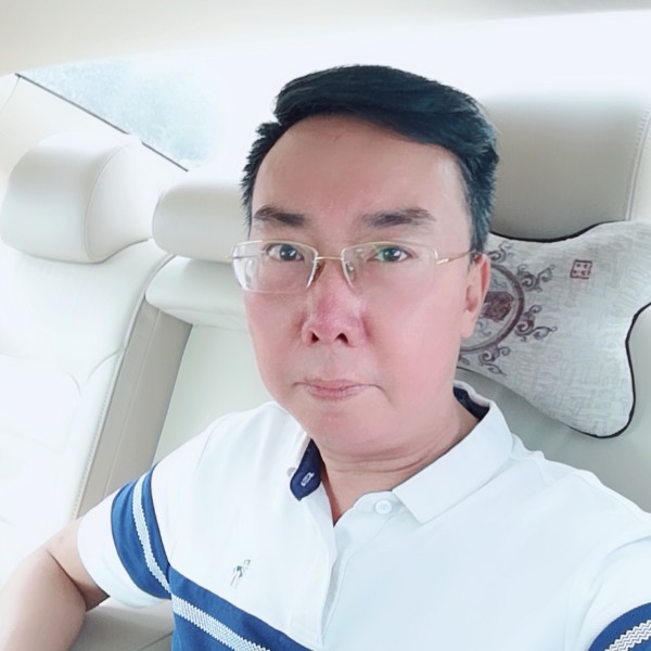 顺心深拥哈密瓜的照片