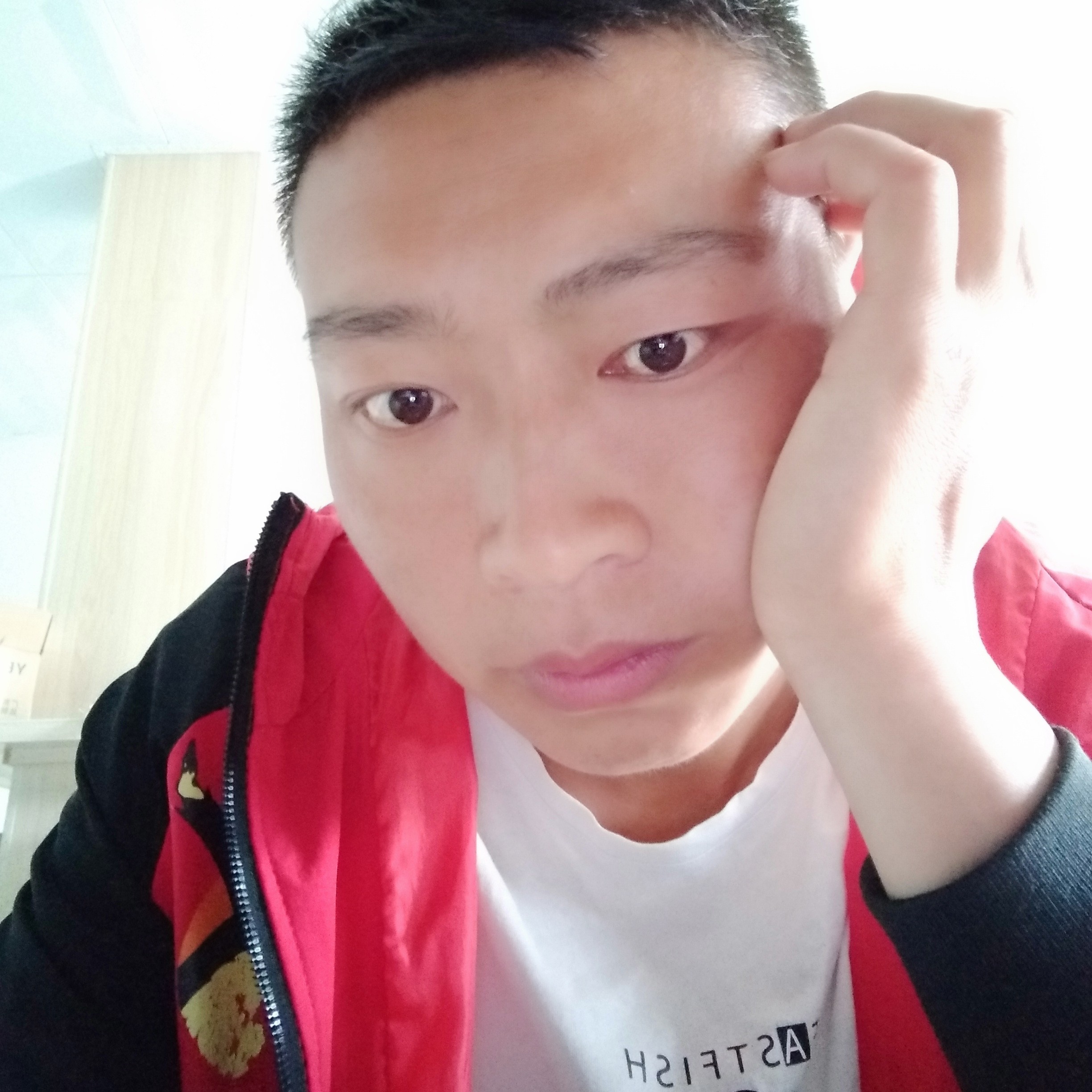 萝莉扯虚拟的照片
