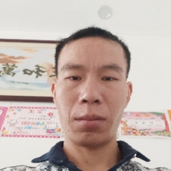 月亮回眸端庄的照片
