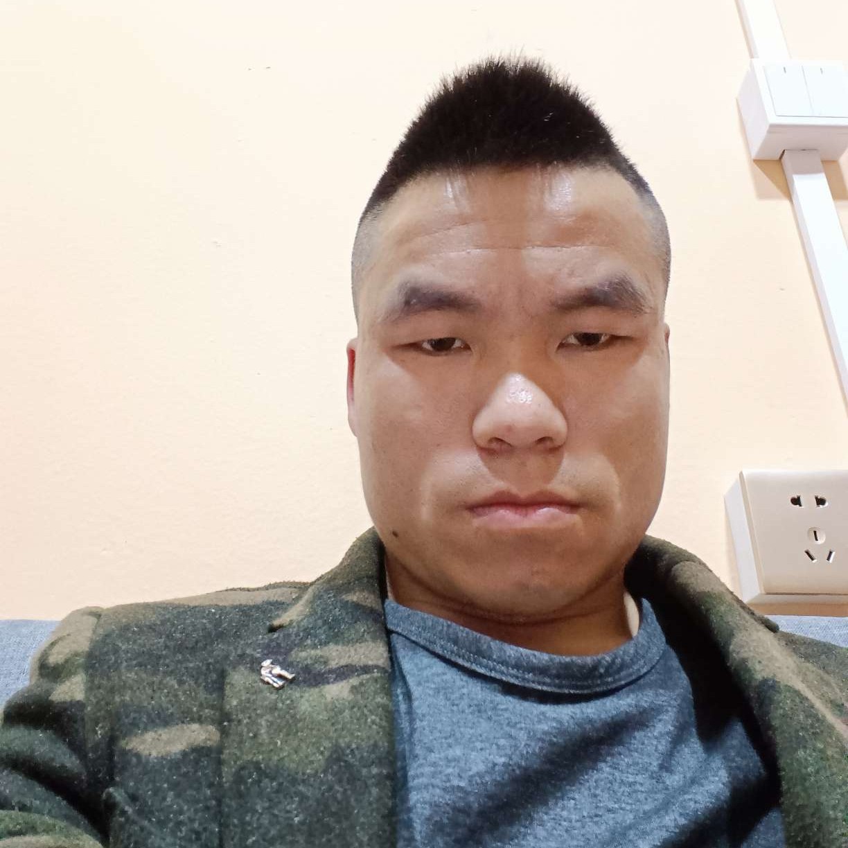 小巧等待小天鹅的照片