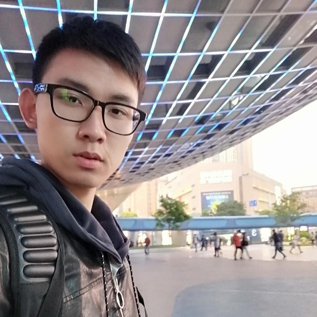 哭泣漫步凉城的照片