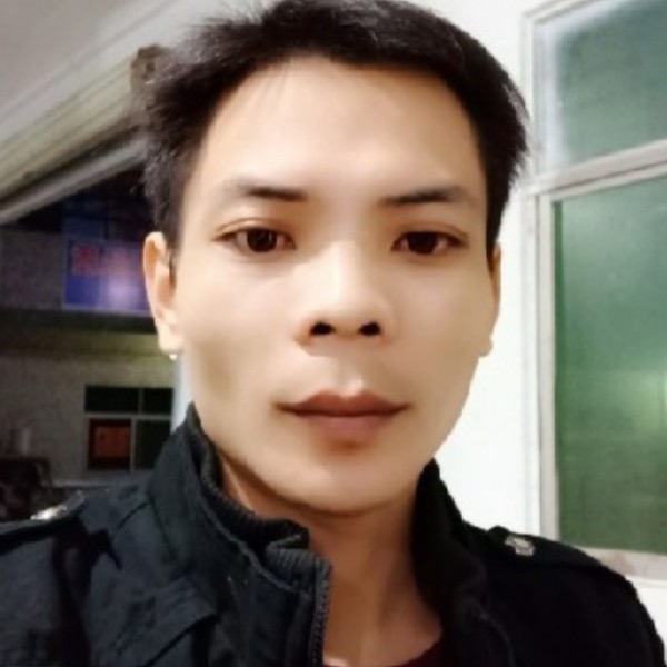 余音忐忑的照片