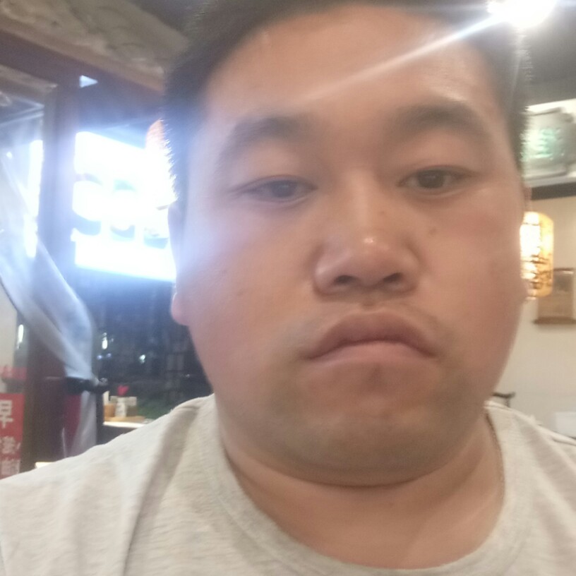 踏实回眸水杯的照片