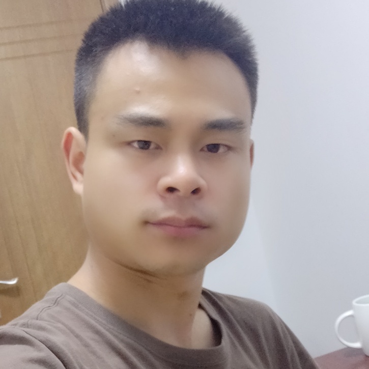小松鼠默默的照片