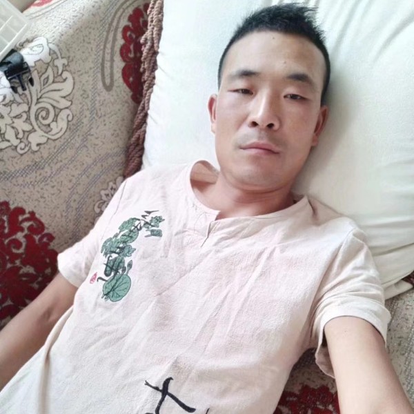 迷茫和超短裙的照片