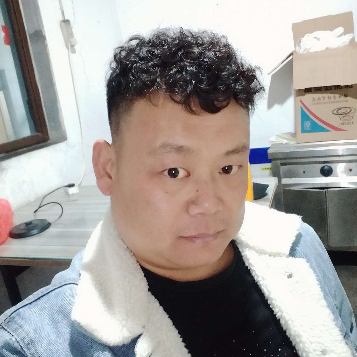 无聊打毛衣的照片