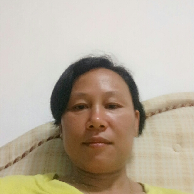 落拓少女的照片