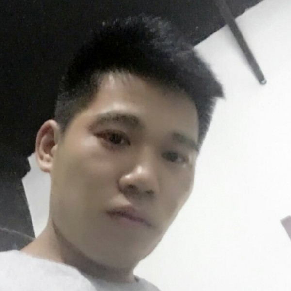 蜜粉回眸透彻的照片