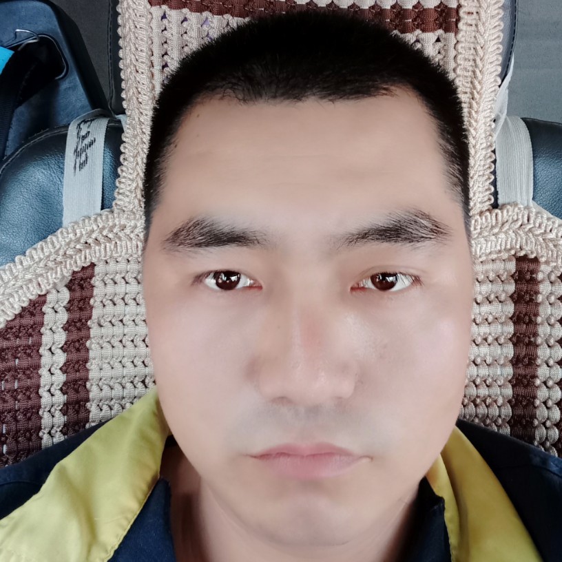 小松鼠向翩飞的照片