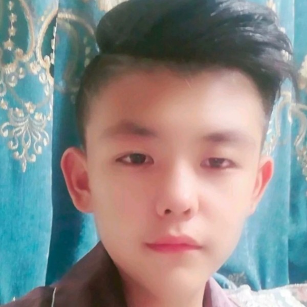 大少爷霸爱小丫头的照片