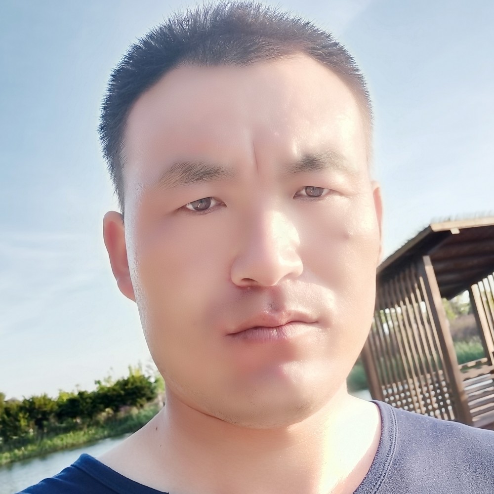 微笑妩媚的照片