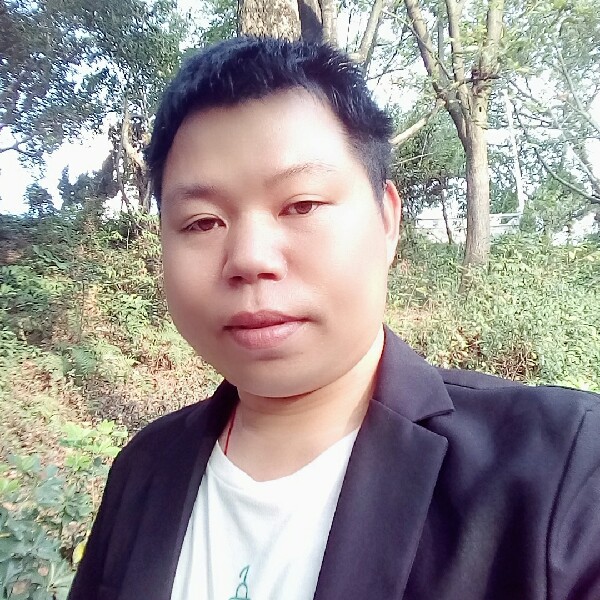 微笑未来娶老婆的照片