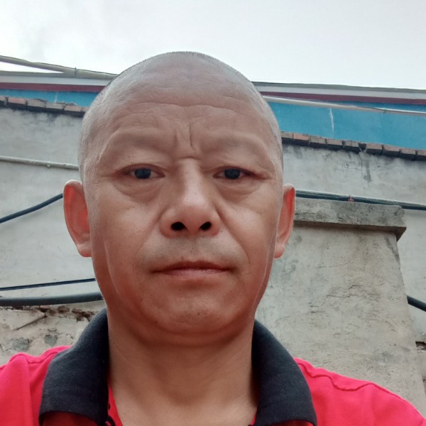 路人請淡淡的照片