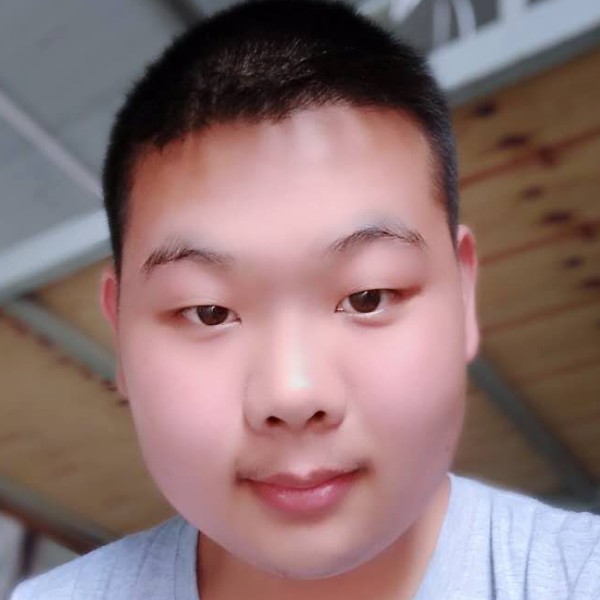明亮余的照片