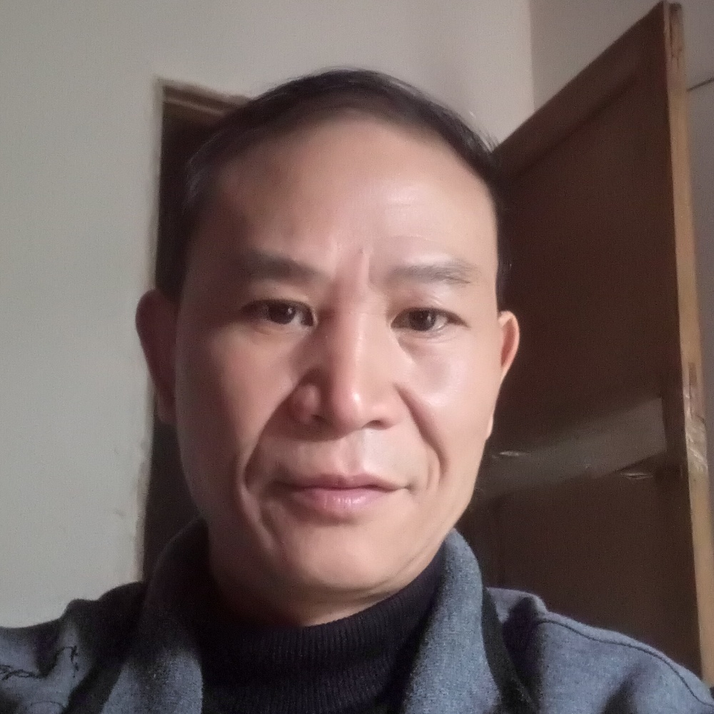 保温杯向香蕉的照片