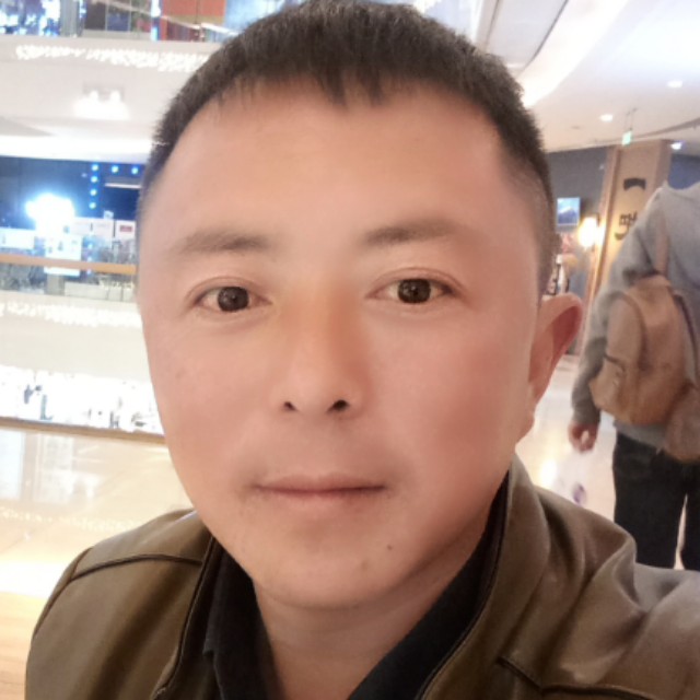 幽默深拥香菇的照片